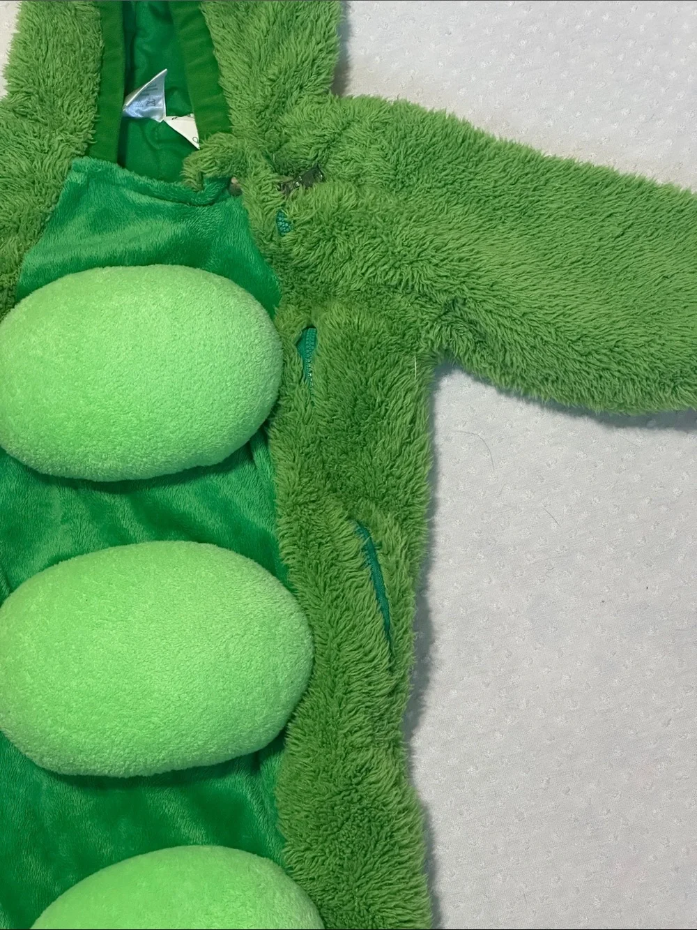 Pea in a Pod Infant Halloween Costume 0-6m Newborn 6 months Bunting